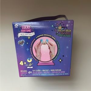 Lucky Fortune x4 Wear Your Luck Fortune Cookie Chinese Take-Out Box Series 1 NEW